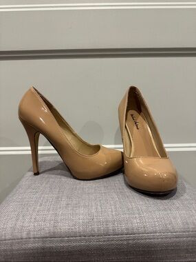 Michael Antonio Nude Patent Platform Pumps Size 6
